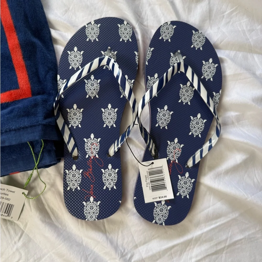 NWT Vera Bradley Turtles Beach Towel With Large Matching Flip Flops